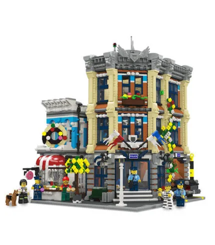 City Police Station and Donut Shop Street Scene Modular Building Block Set