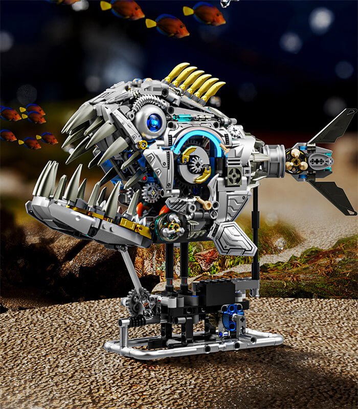 MJ13092 Mechanical Piranha - with light and can swim
